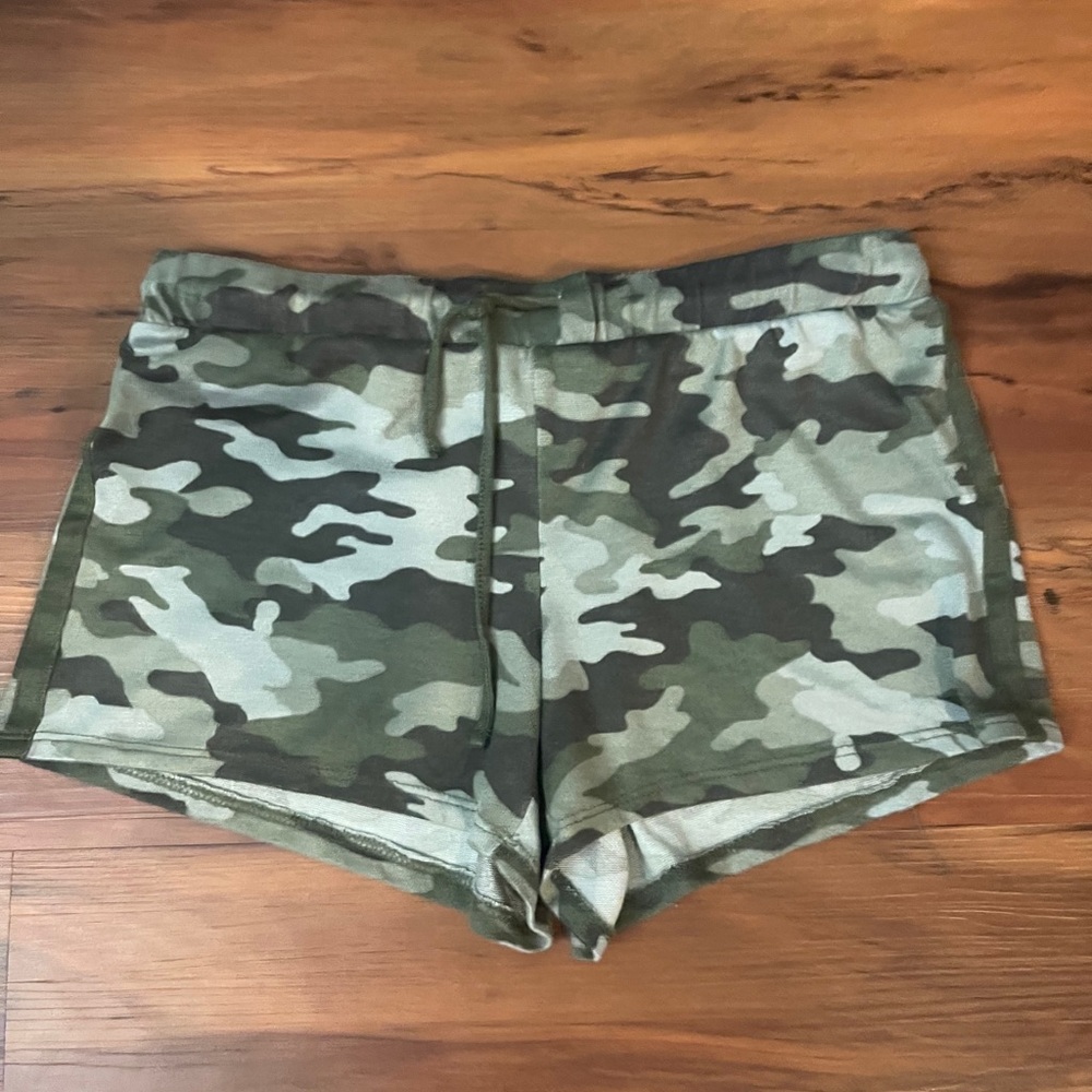 Camo sleepwear shorts